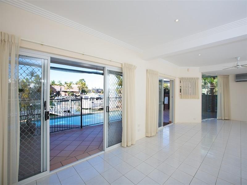 10 Torio Place, Runaway Bay QLD 4216