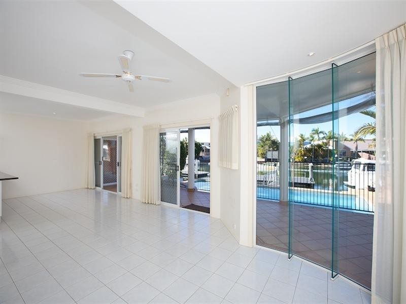 10 Torio Place, Runaway Bay QLD 4216