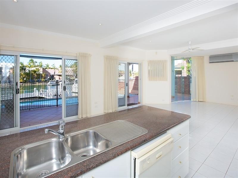 10 Torio Place, Runaway Bay QLD 4216