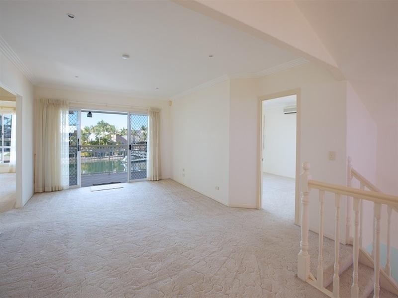 10 Torio Place, Runaway Bay QLD 4216