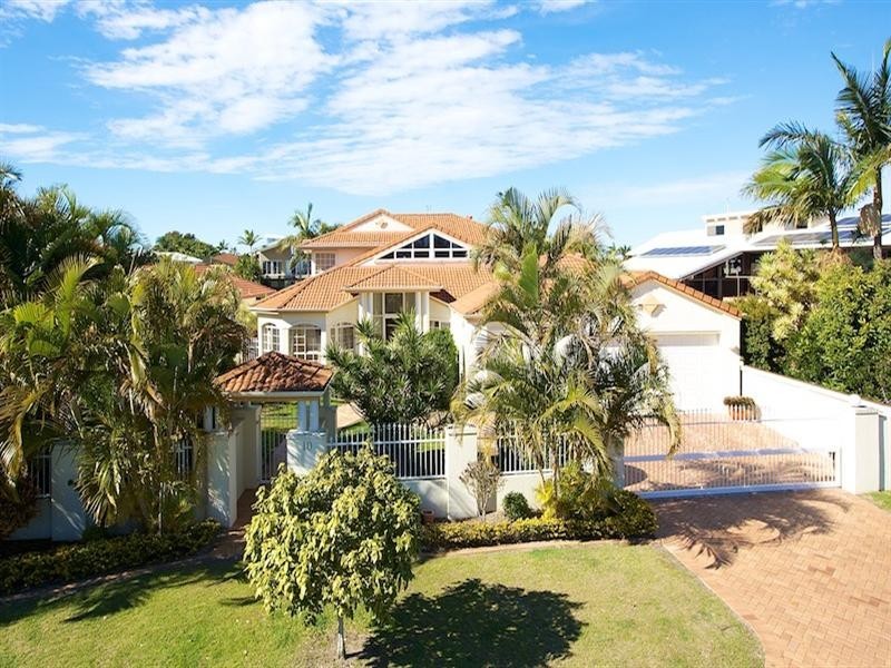 10 Torio Place, Runaway Bay QLD 4216