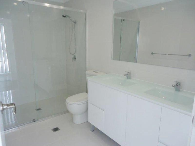 1/11 Margaroola Avenue, Biggera Waters QLD 4216