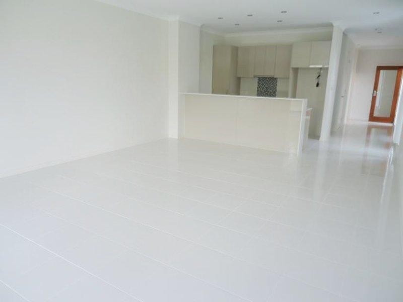 1/11 Margaroola Avenue, Biggera Waters QLD 4216