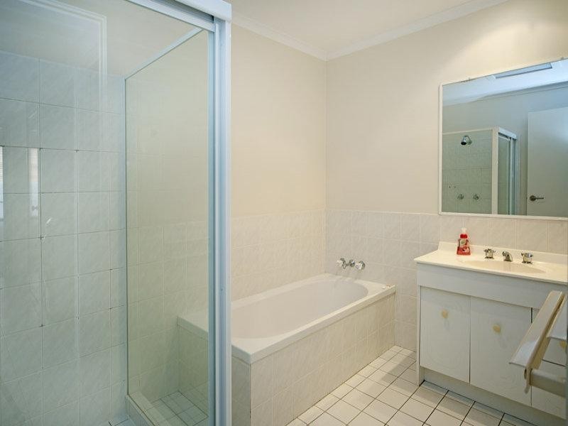 10/137 Olsen Avenue, Arundel QLD 4214