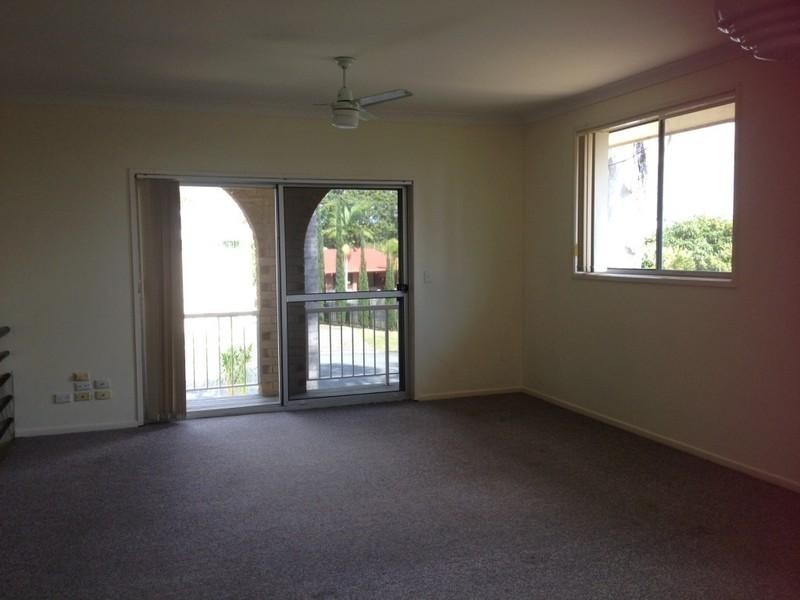 57 Victor Avenue, Paradise Point QLD 4216