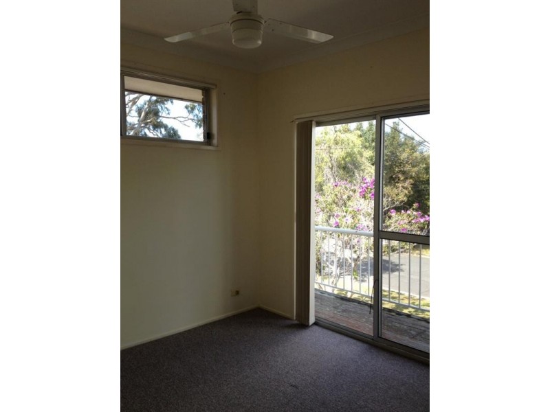 57 Victor Avenue, Paradise Point QLD 4216