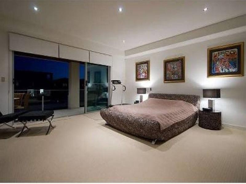 13 Royal Albert Crescent, Sovereign Islands QLD 4216