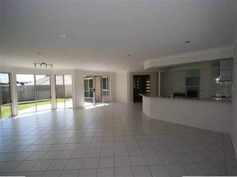 22 Victoria Drive, Pacific Pines QLD 4211