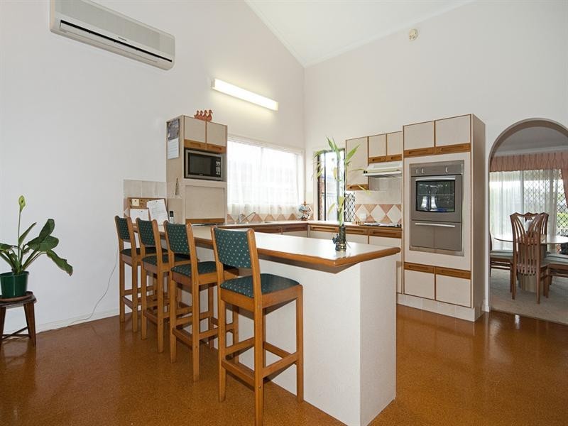 16 Cockleshell Court, Runaway Bay QLD 4216