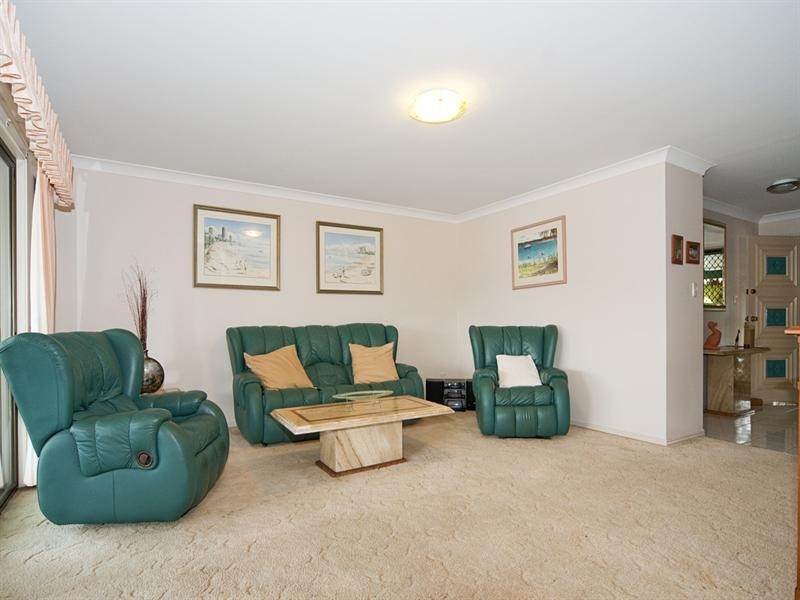 16 Cockleshell Court, Runaway Bay QLD 4216