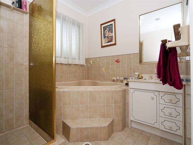 16 Cockleshell Court, Runaway Bay QLD 4216