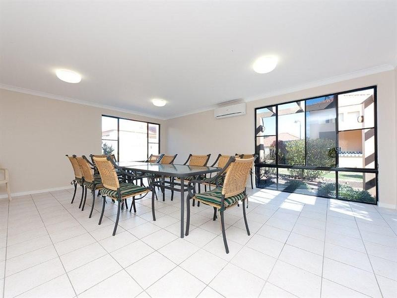 72/24 Amsonia Street, Arundel QLD 4214