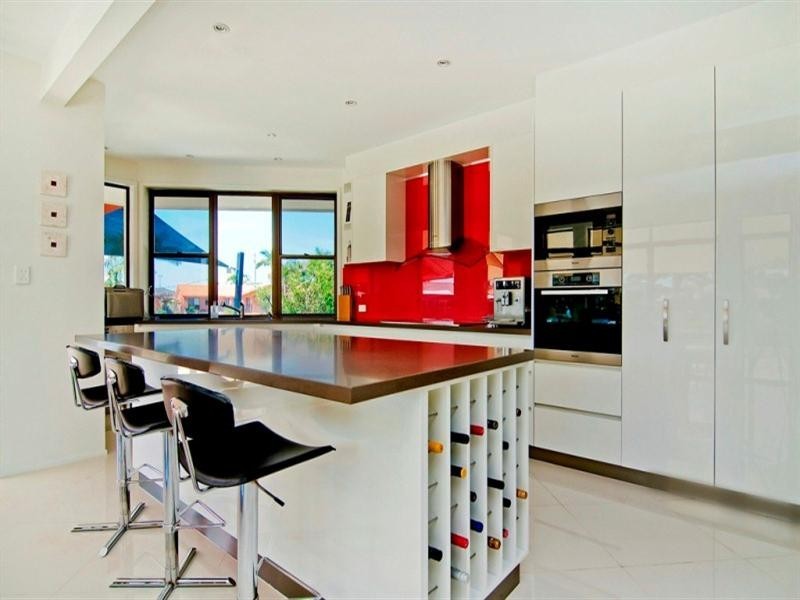 27 Smugglers Place, Runaway Bay QLD 4216