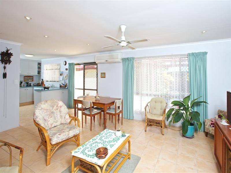 17 Jennifer Avenue, Runaway Bay QLD 4216
