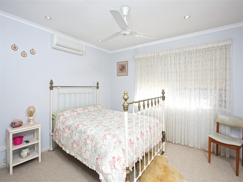 17 Jennifer Avenue, Runaway Bay QLD 4216