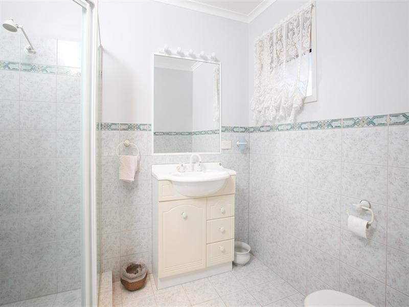 17 Jennifer Avenue, Runaway Bay QLD 4216