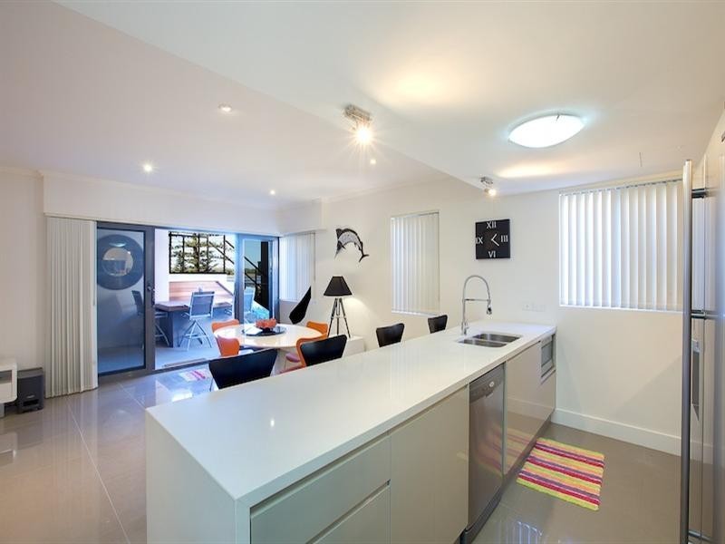 2/508 Marine Parade, Biggera Waters QLD 4216