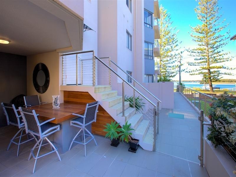 2/508 Marine Parade, Biggera Waters QLD 4216