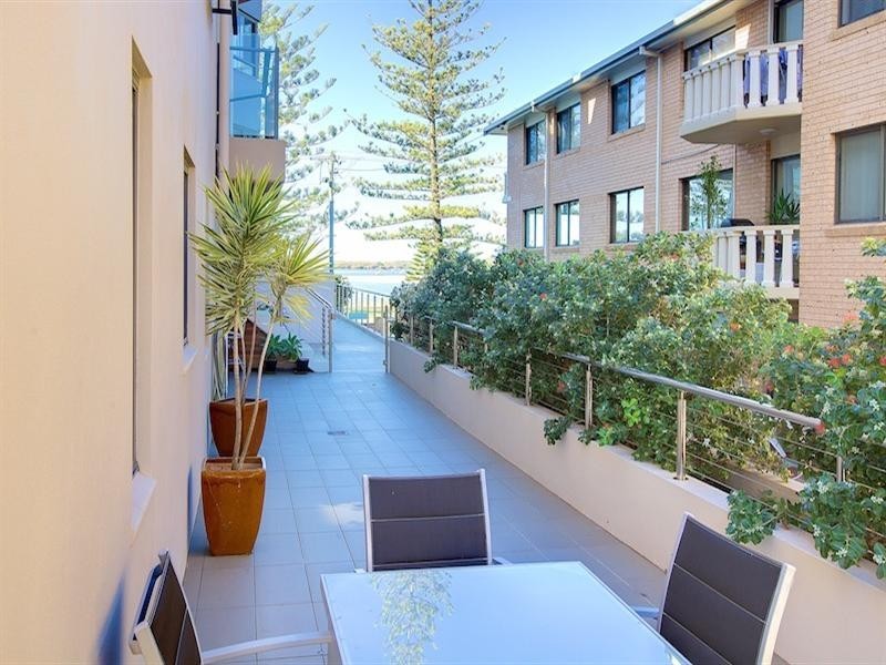 2/508 Marine Parade, Biggera Waters QLD 4216