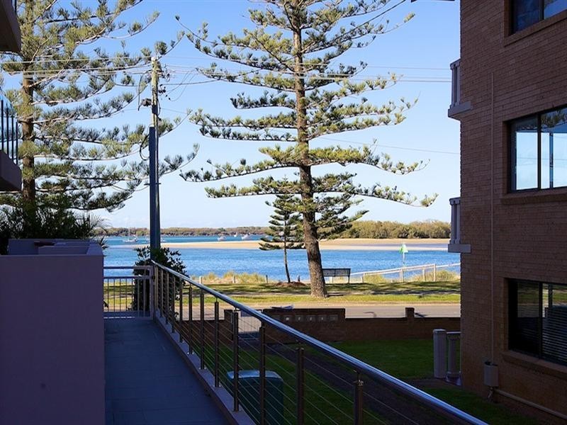 2/508 Marine Parade, Biggera Waters QLD 4216