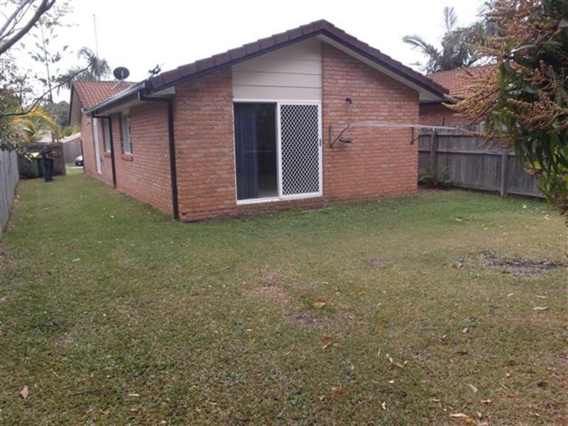 2/7 Clovelly Place, Labrador QLD 4215