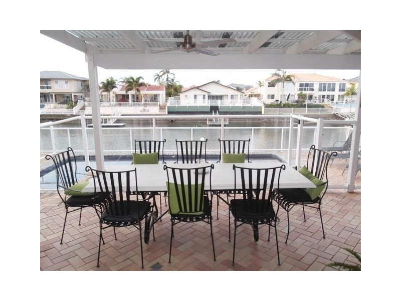 27 Nirvana Court, Runaway Bay QLD 4216