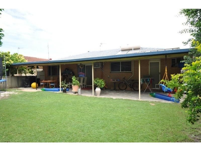 17 Shoveller Avenue, Paradise Point QLD 4216