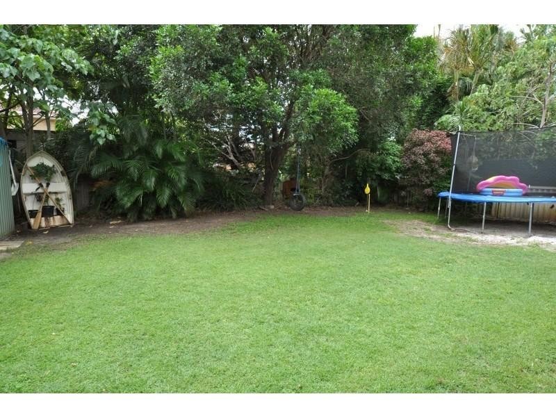 17 Shoveller Avenue, Paradise Point QLD 4216