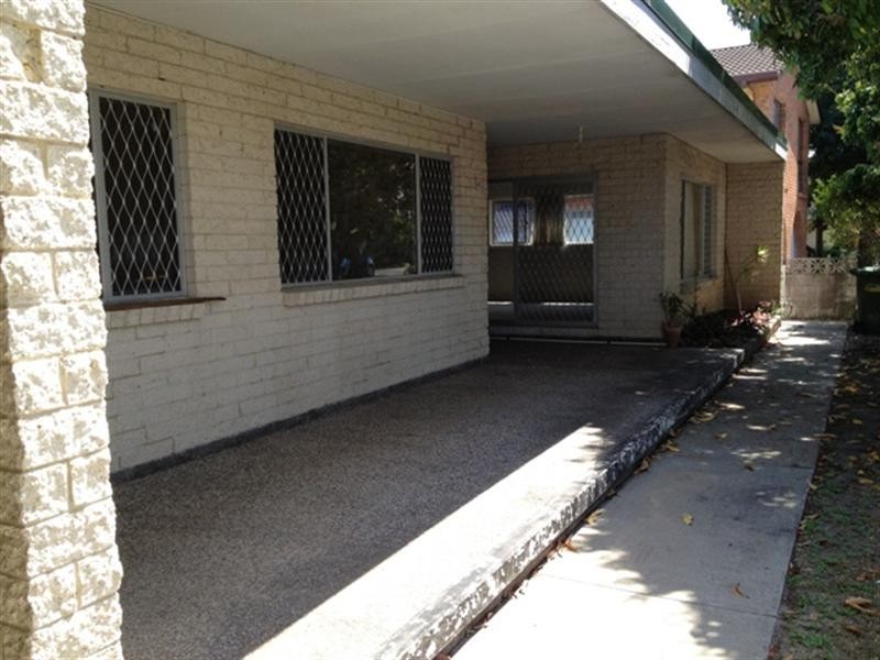 34 Anembo Street, Chevron Island QLD 4217