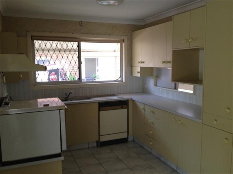 34 Anembo Street, Chevron Island QLD 4217