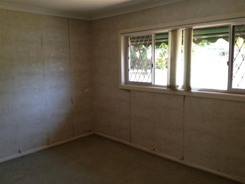 34 Anembo Street, Chevron Island QLD 4217