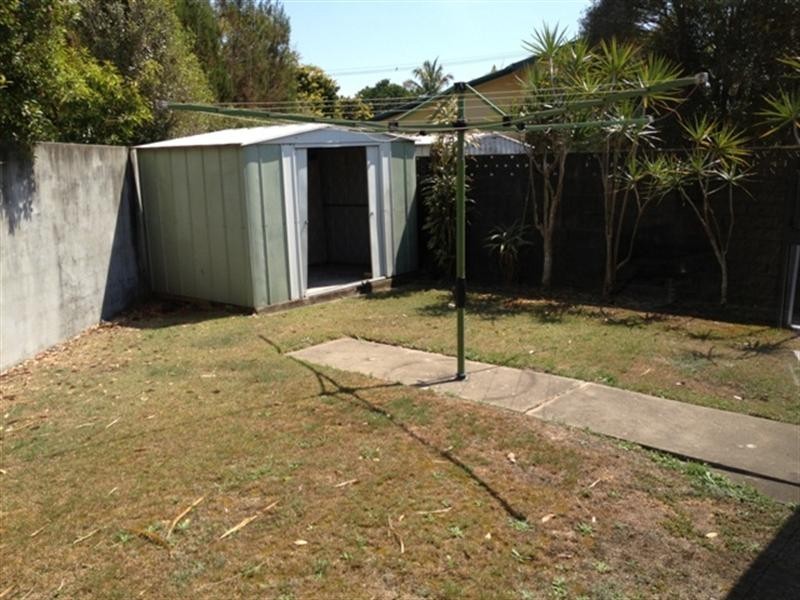 34 Anembo Street, Chevron Island QLD 4217