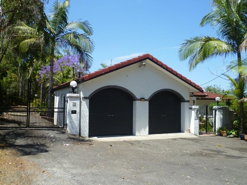 4 Bellview Crescent, Ashmore QLD 4214