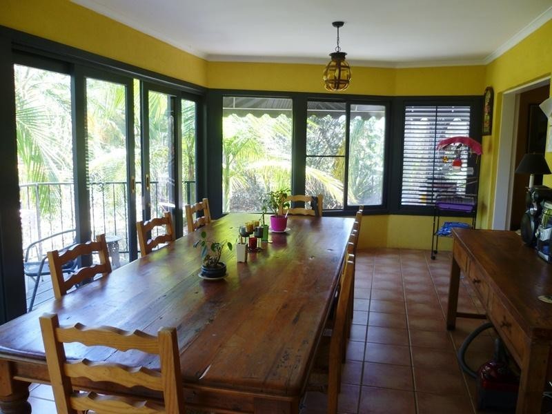 4 Bellview Crescent, Ashmore QLD 4214