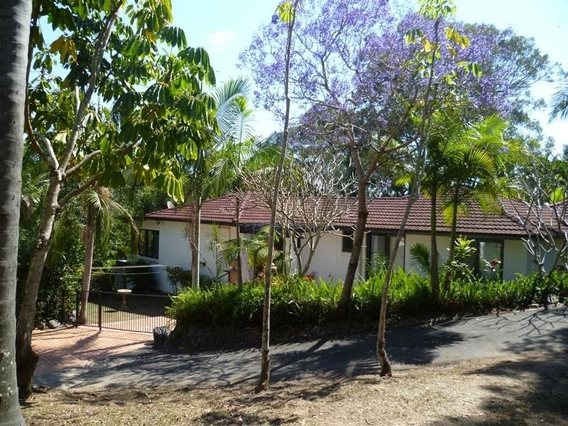 4 Bellview Crescent, Ashmore QLD 4214