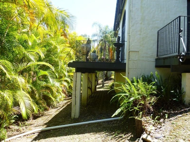 2 Bellview Crescent, Ashmore QLD 4214