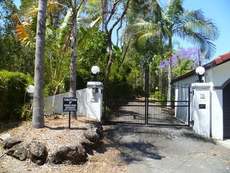 2 Bellview Crescent, Ashmore QLD 4214