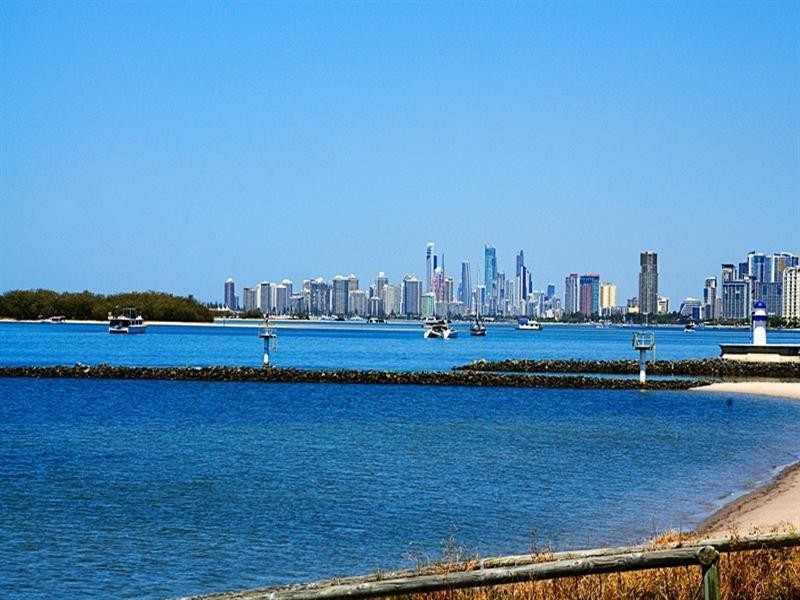 8/28 Oatland Esplanade, Runaway Bay QLD 4216