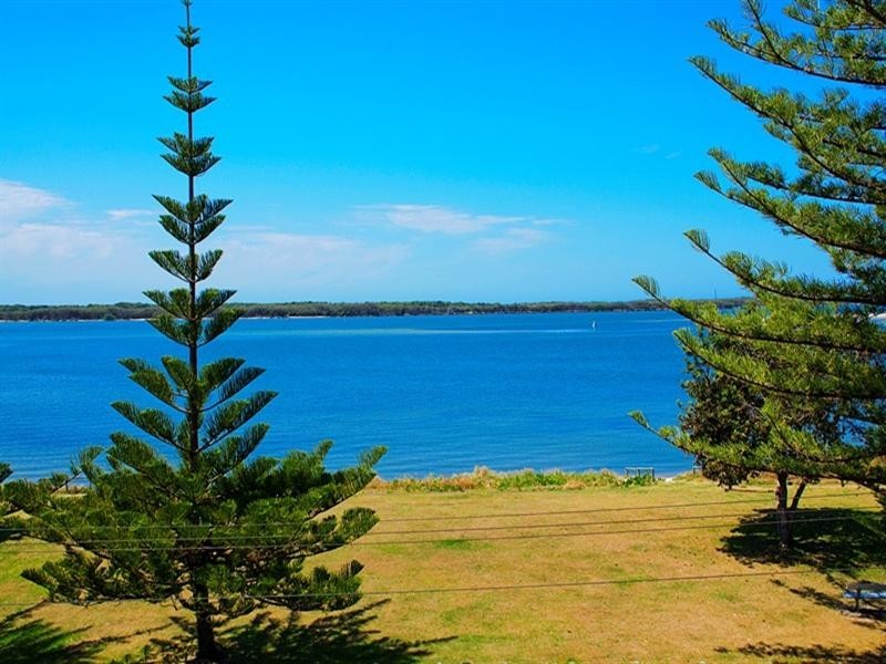 8/28 Oatland Esplanade, Runaway Bay QLD 4216