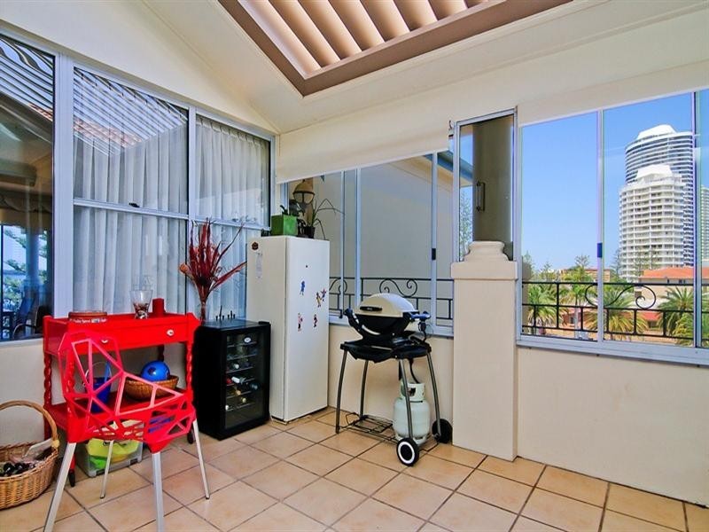 8/28 Oatland Esplanade, Runaway Bay QLD 4216