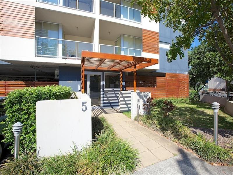 5/5 Carey Lane, Southport QLD 4215