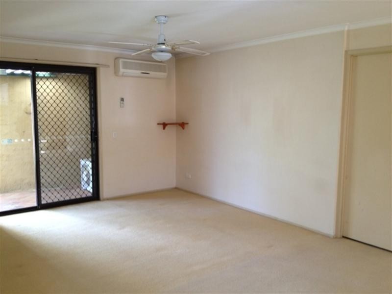 2/9 Elm Court, Labrador QLD 4215