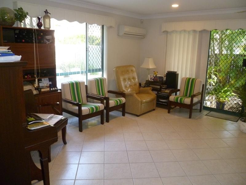 6 Thyme Court, Runaway Bay QLD 4216