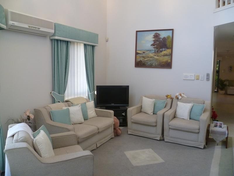 6 Thyme Court, Runaway Bay QLD 4216