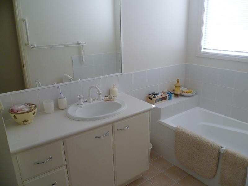 6 Thyme Court, Runaway Bay QLD 4216