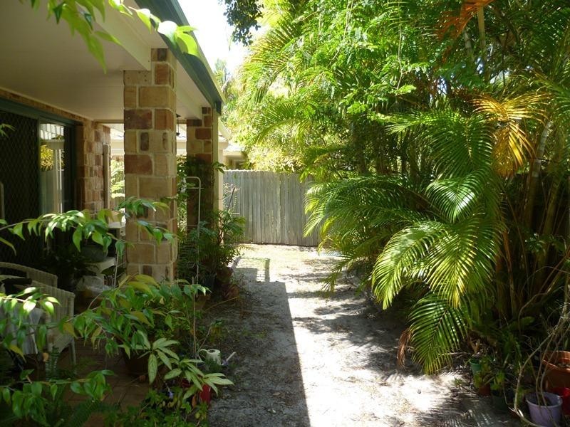 6 Thyme Court, Runaway Bay QLD 4216