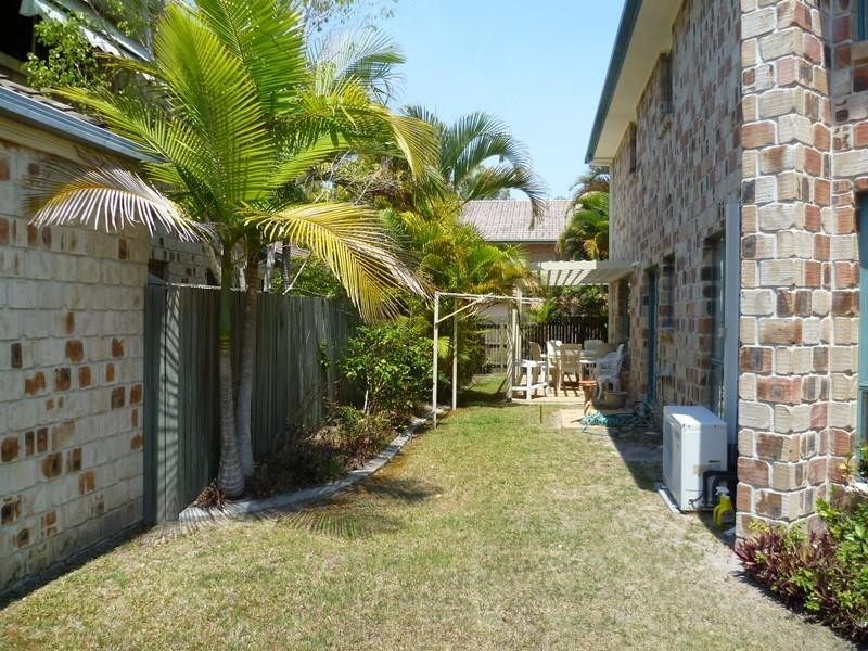 6 Thyme Court, Runaway Bay QLD 4216