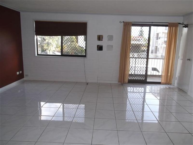 9/9 Bradford Street, Labrador QLD 4215