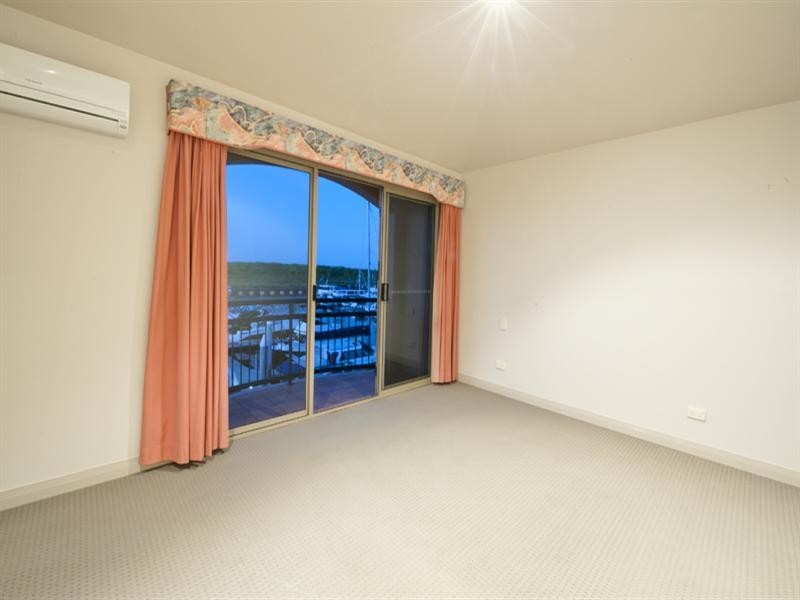 69 John Lund Drive, Hope Island QLD 4212