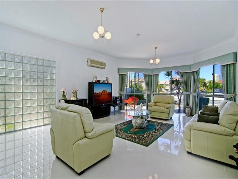 28 Sundance Way, Runaway Bay QLD 4216